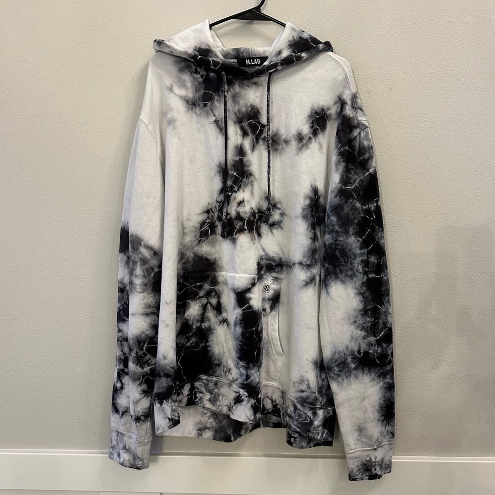 Men’s XL sweatshirt